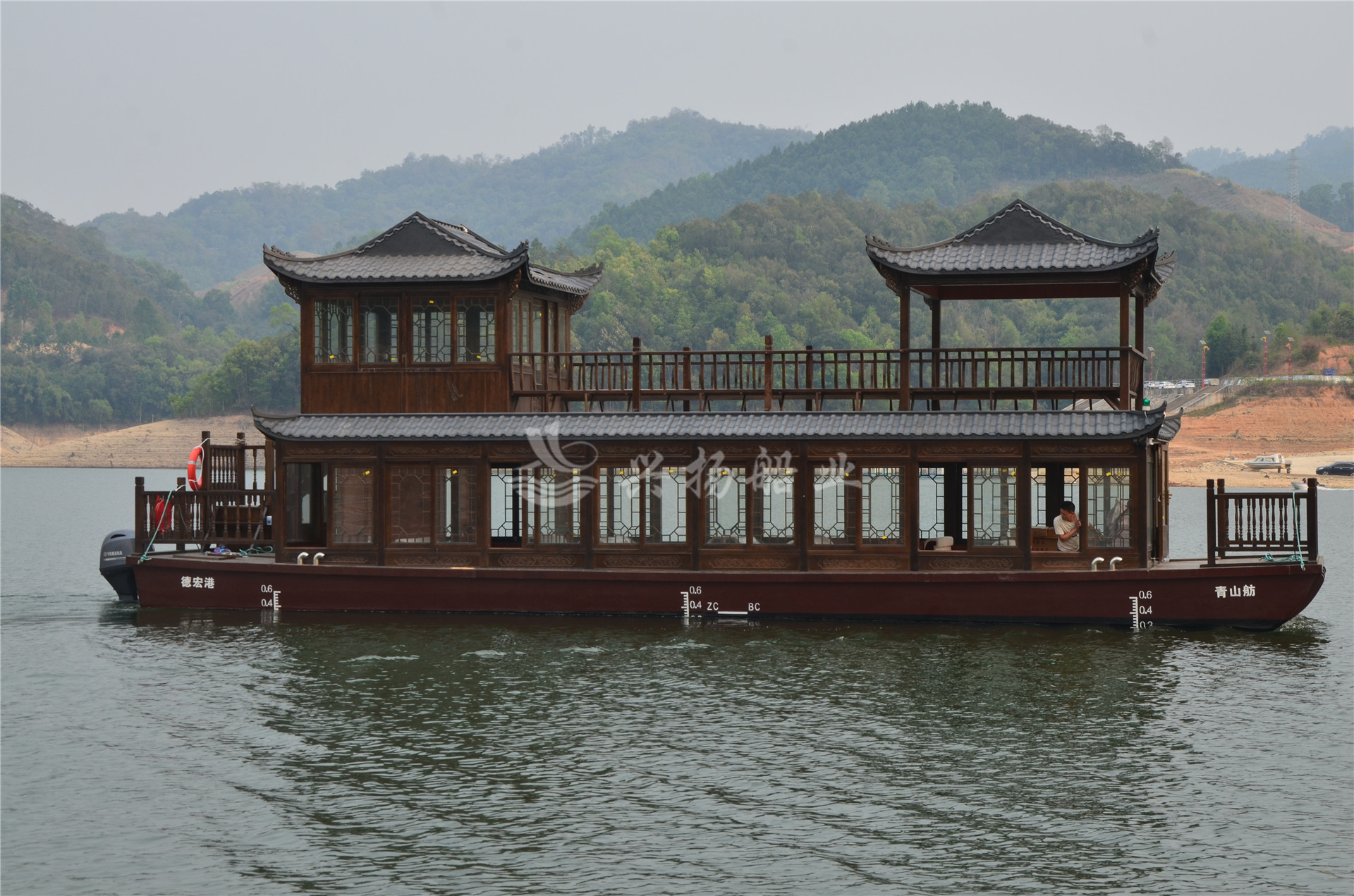 云南德宏州16米雙層畫(huà)舫船