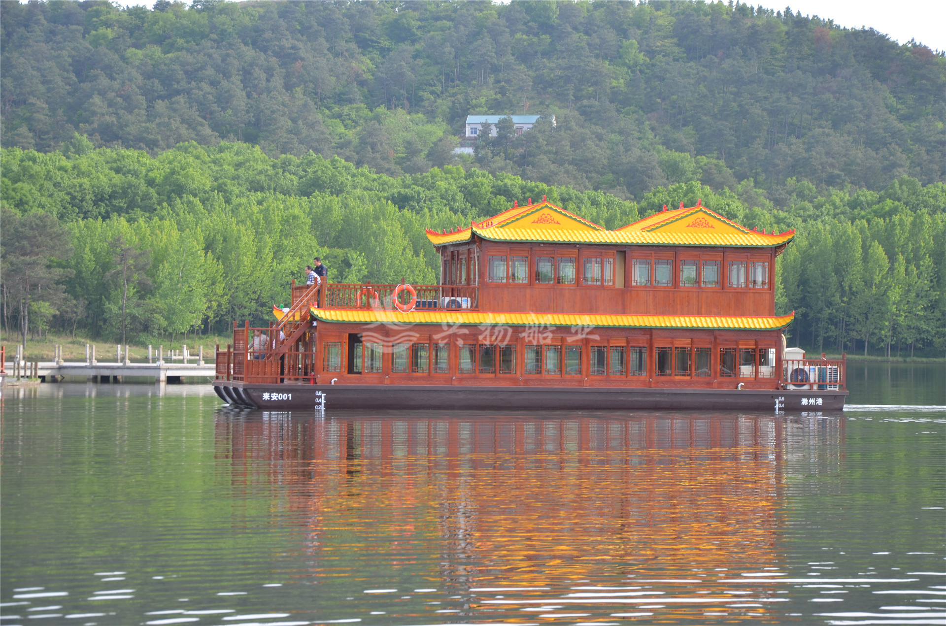 安徽滁州來(lái)安白鷺島雙層餐飲畫(huà)舫船