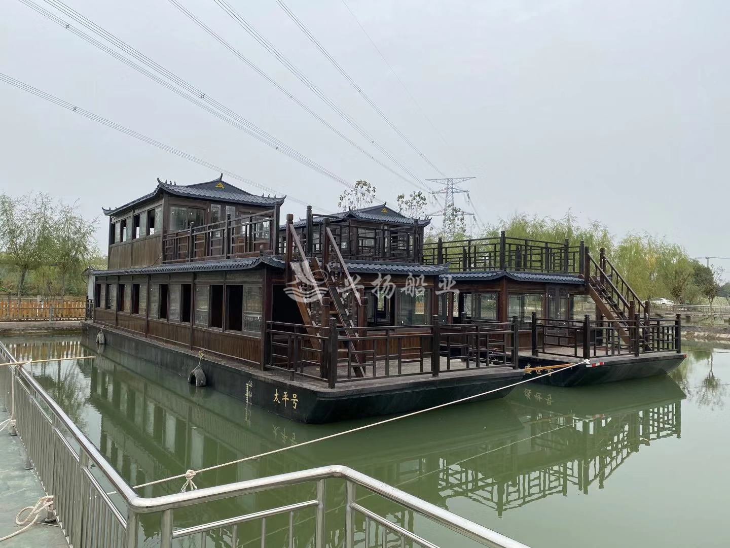 江蘇南京浦口水上餐飲畫(huà)舫船農家樂(lè )